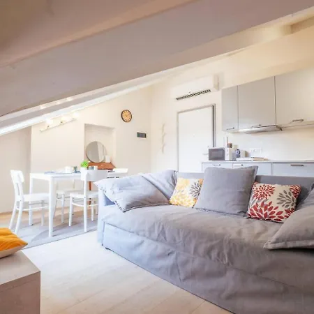 Porta Nuova Minimal * تورينو